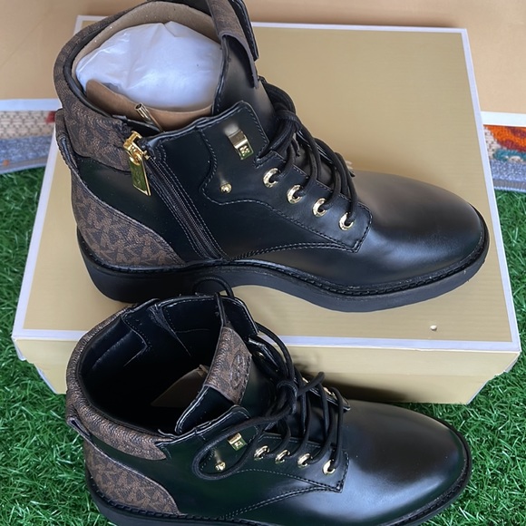 Michael Kors TRUDY BOOTIE FAUX LEATHER Black/Brown

49F0TRFE6L - Picture 3 of 16